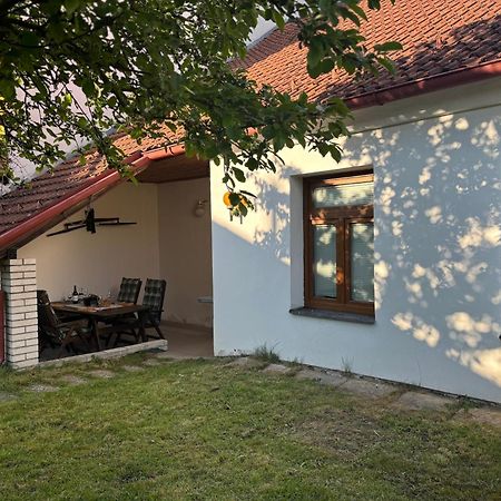 Domek V Treboni Bagian luar foto