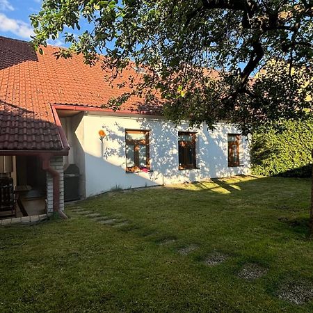 Domek V Treboni Bagian luar foto